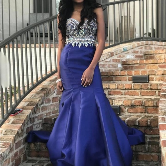 Prom Dress - Picture 2 of 4